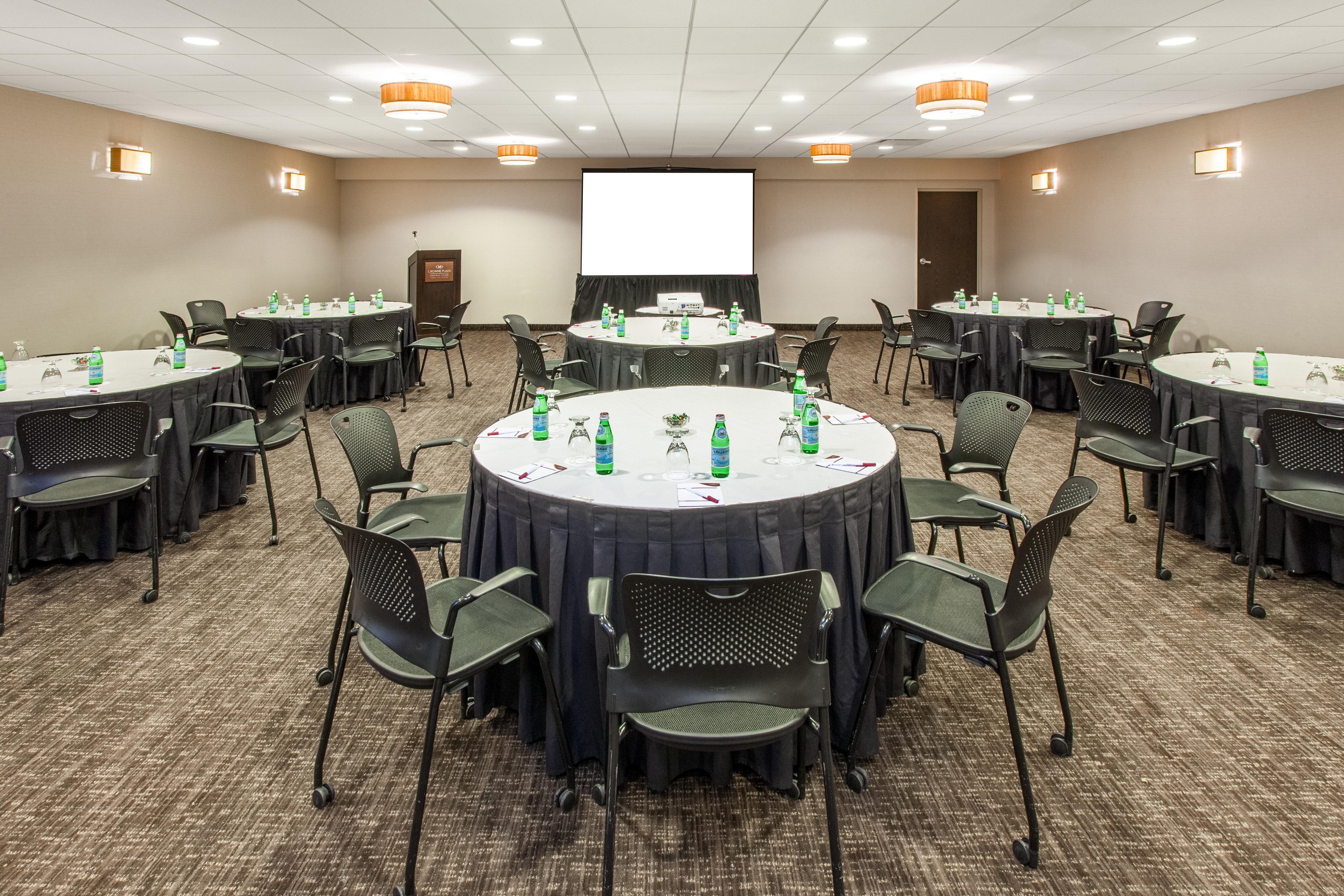 Crowne Plaza Chicago O'Hare Hotel & Conference Center By Ihg Rosemont Exterior photo