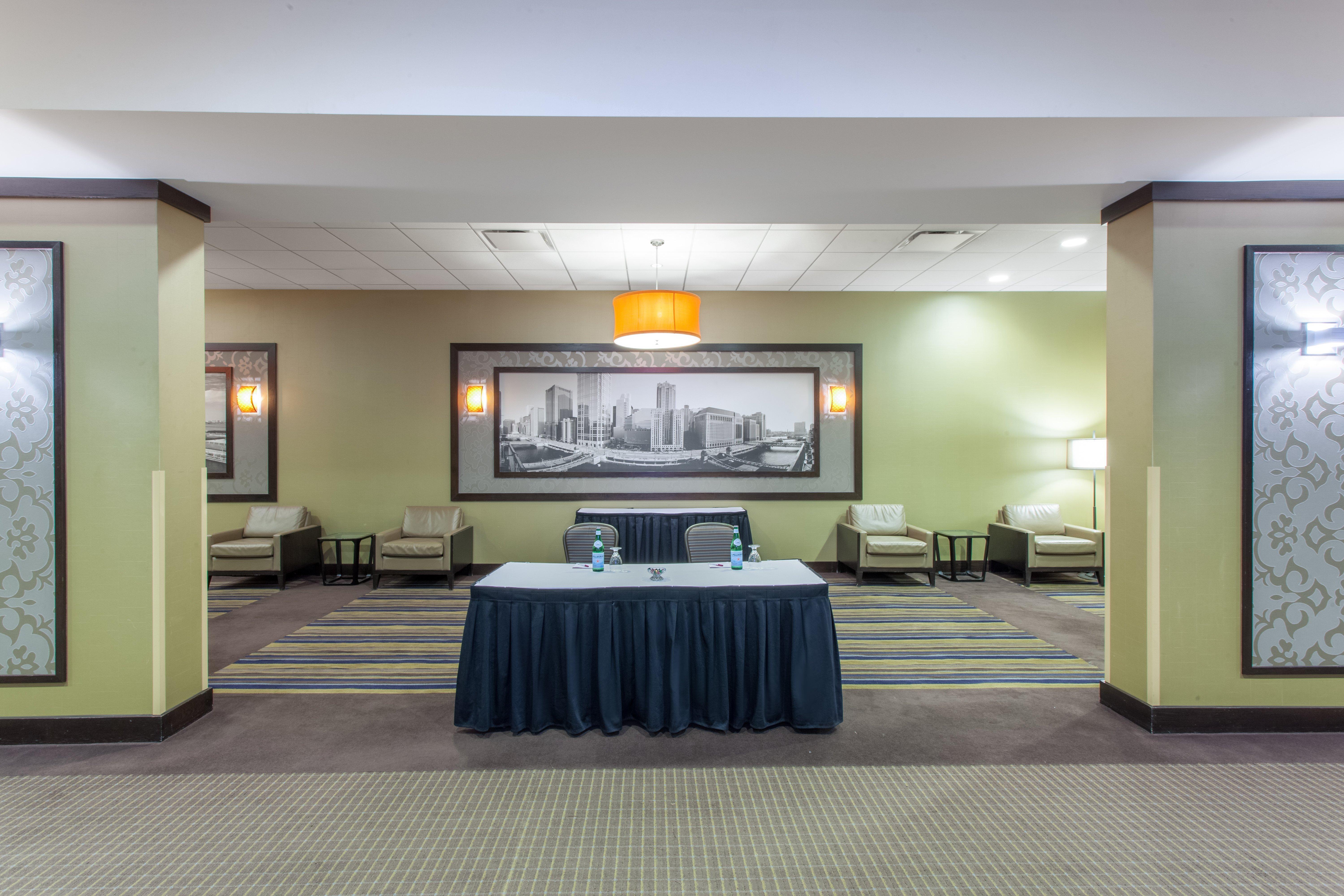Crowne Plaza Chicago O'Hare Hotel & Conference Center By Ihg Rosemont Exterior photo