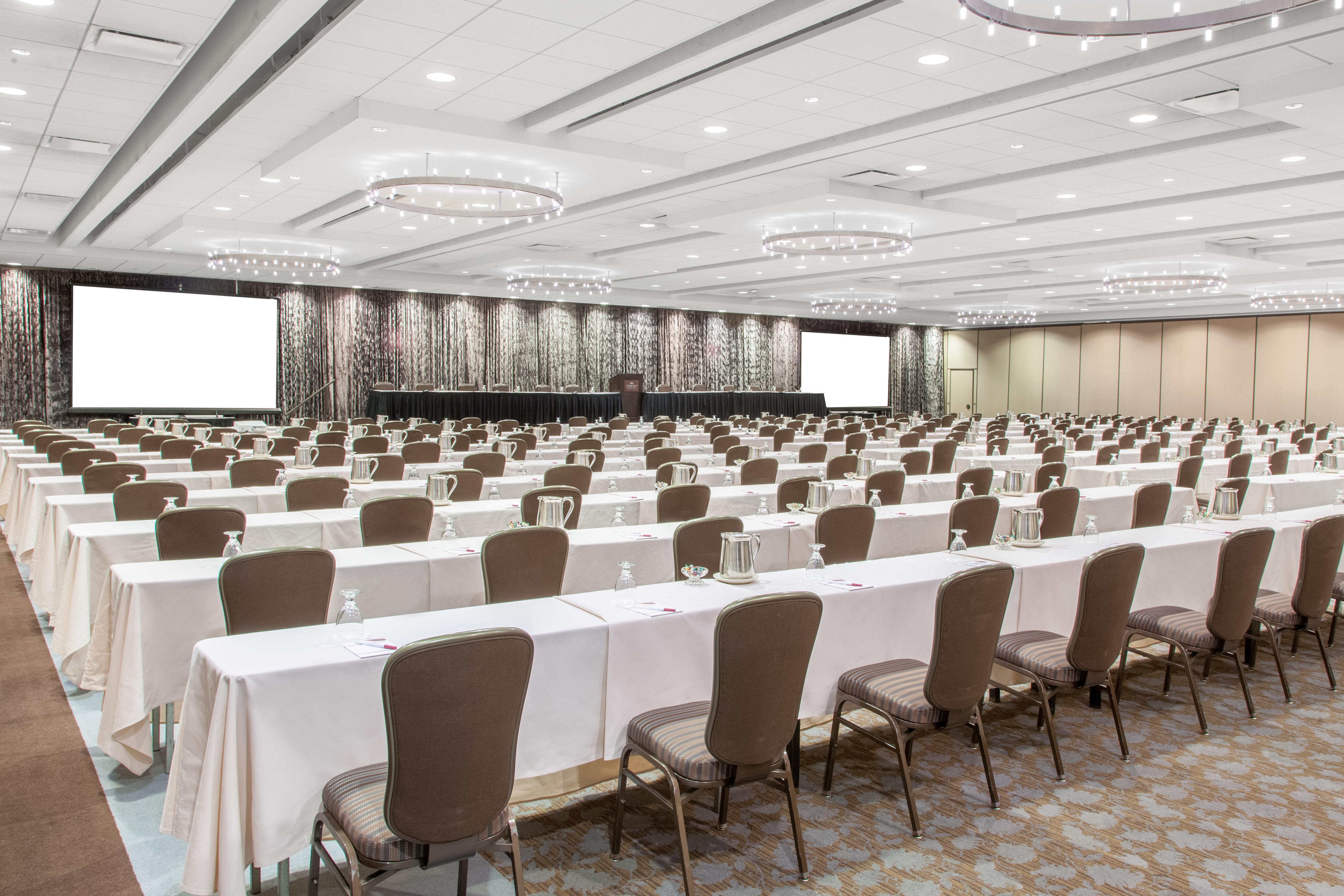 Crowne Plaza Chicago O'Hare Hotel & Conference Center By Ihg Rosemont Exterior photo