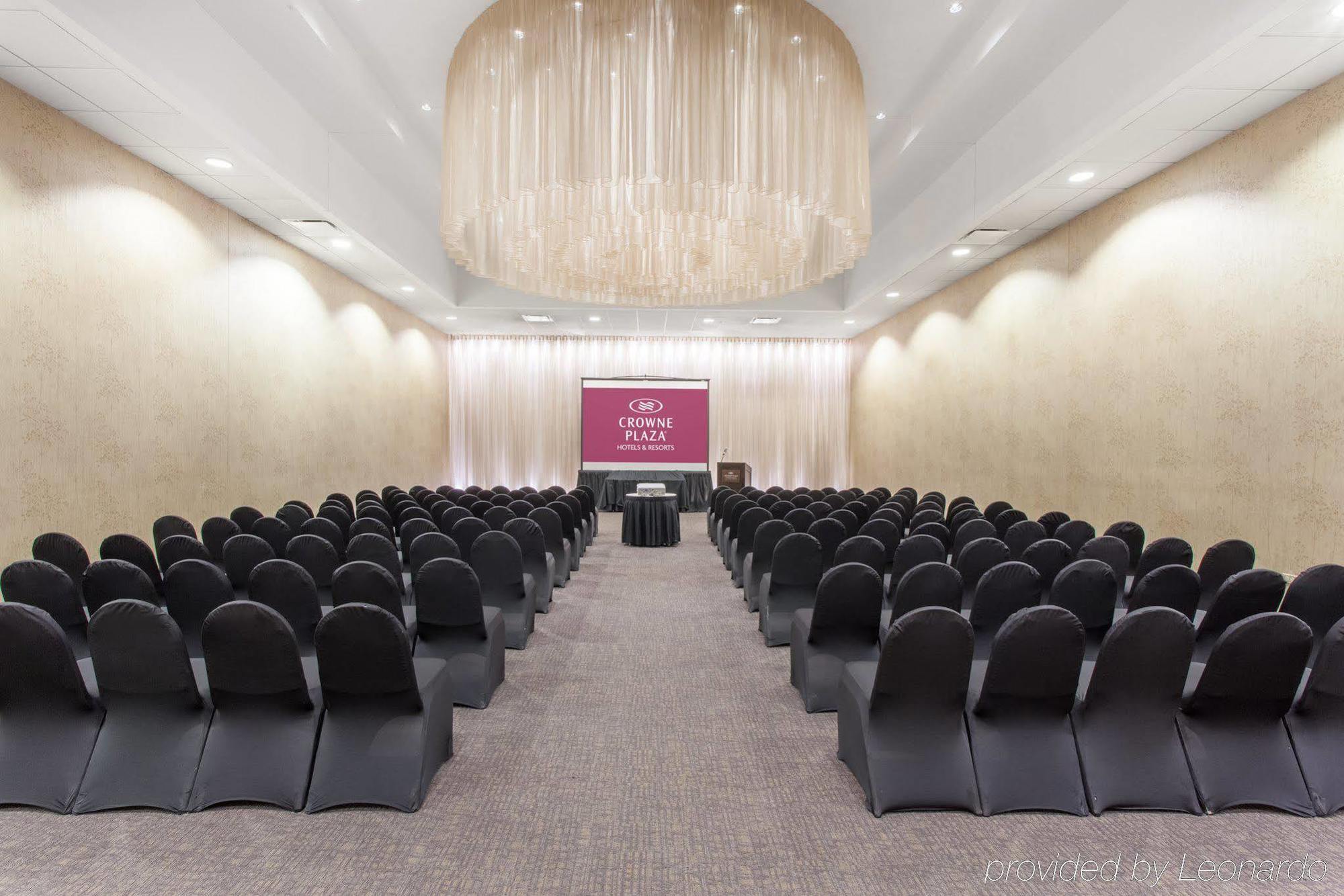 Crowne Plaza Chicago O'Hare Hotel & Conference Center By Ihg Rosemont Exterior photo