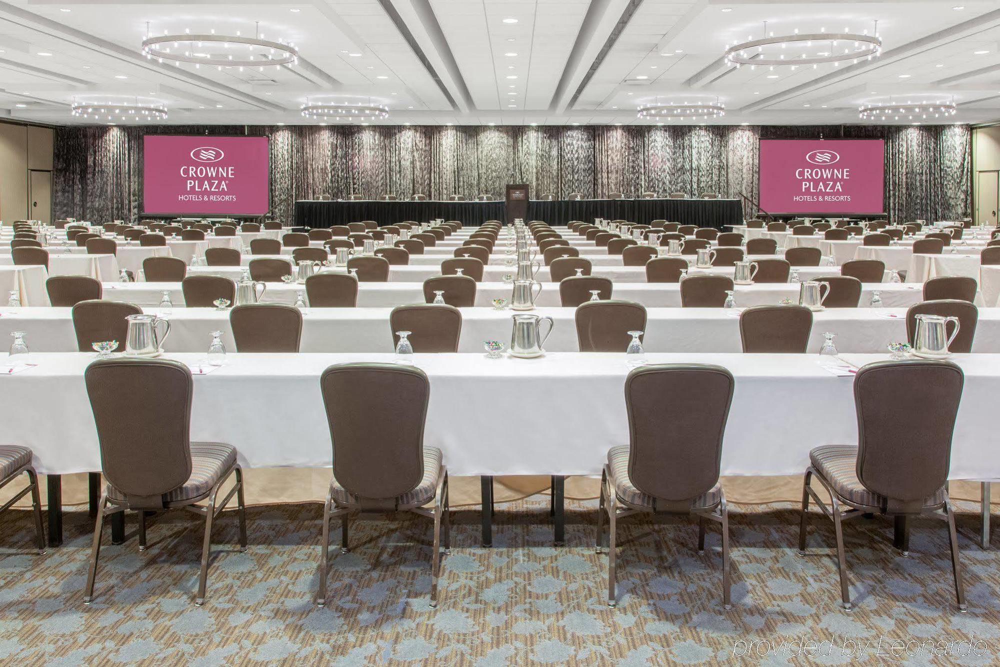 Crowne Plaza Chicago O'Hare Hotel & Conference Center By Ihg Rosemont Exterior photo